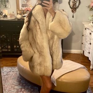 Ladies RARE White Arctic Fox Fur Coat! GORGEOUS